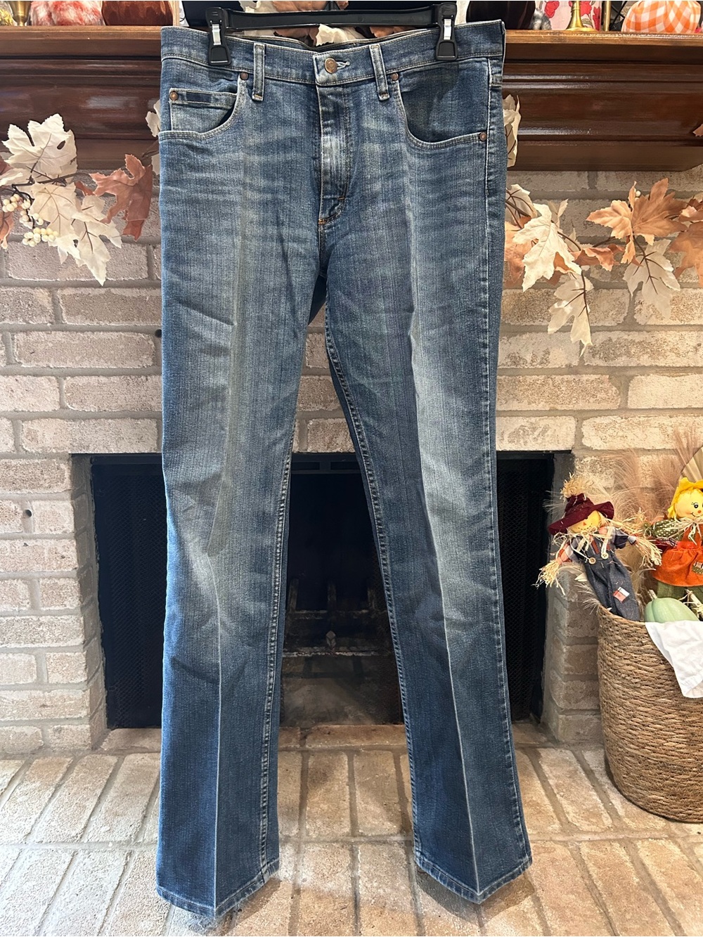 Wrangler Men’s Straight-Leg Faded Blue Jeans EUC